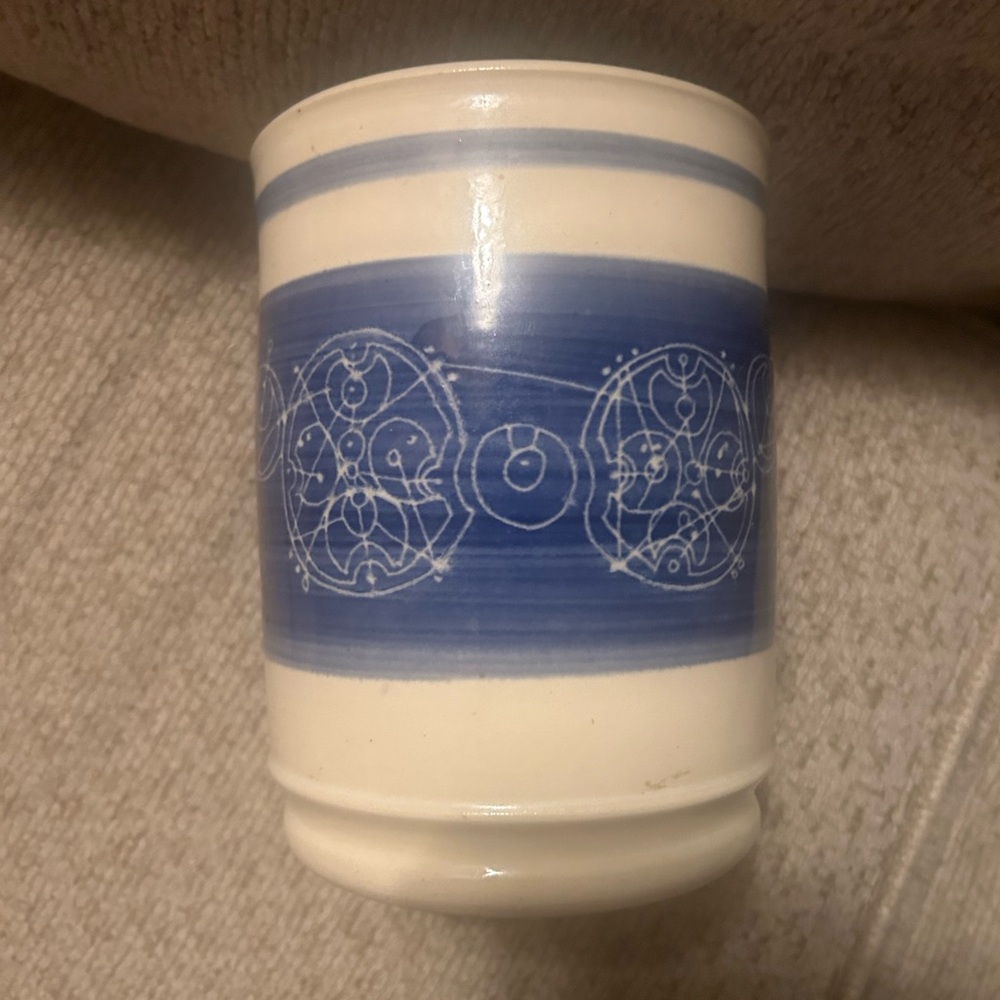 Gallafrayan handmade ceramic kitchen utensil holder